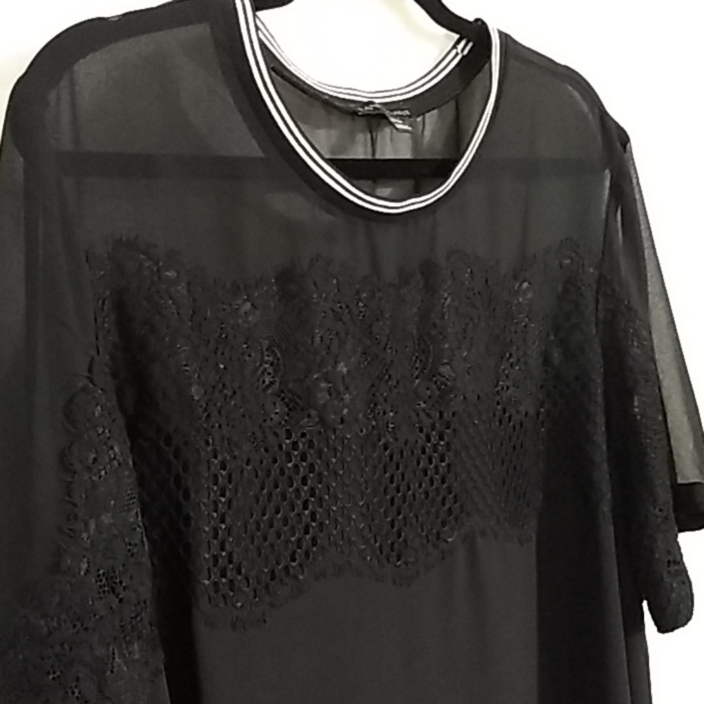 Lane Bryant Sheer&Lace Short-Sleeve - 22/24